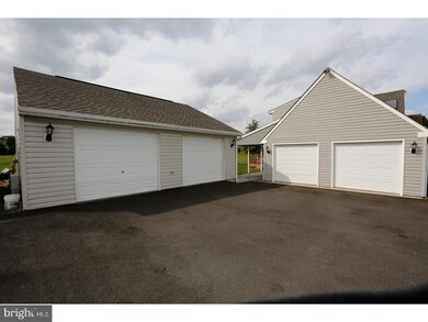 115 William Penn Dr, Schwenksville, PA 19473 - photo 4