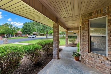 216 Edgewood Dr, Fredericksburg, TX 78624 - photo 4