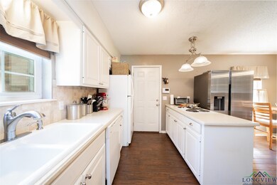 2802 Redbud St, Kilgore, TX 75662 - photo 5