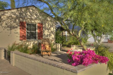 003_Front Courtyard