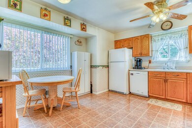 70 Davids Ct, Dayton, NJ 08810 - photo 2