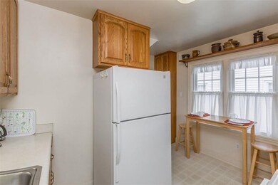 712 Knoll St SE, Cedar Rapids, IA 52403 - photo 6