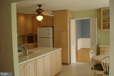 2334 N Oak St, Falls Church, VA 22046 - photo 6