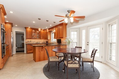 620 Buttonwood Cir, Naperville, IL 60540 - photo 5