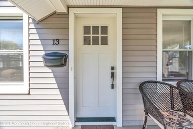 FRONT HOUSE - ENTRANCE