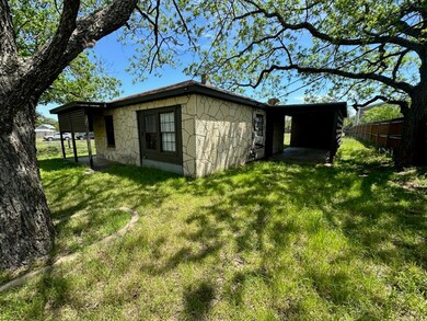 603 Whitney St, Fredericksburg, TX 78624 - photo 3
