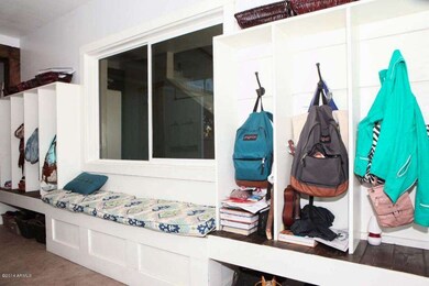 Foyer-Bench Area