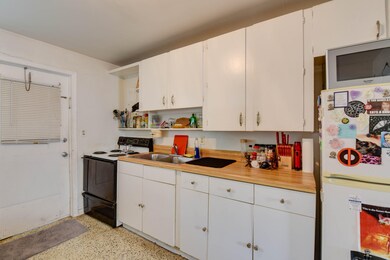 Kitchen of 2/1