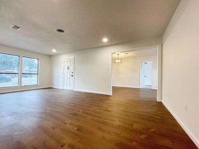 836 Russell Ln, Bedford, TX 76022 - photo 4