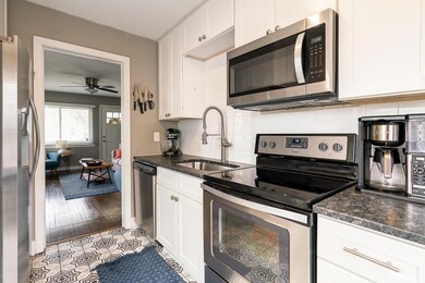Eat-In Kitchen