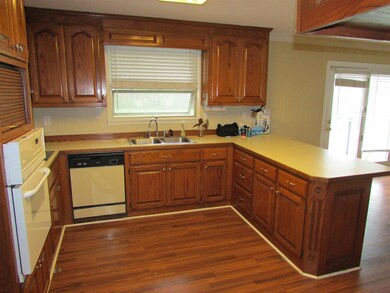 1704 3rd Ave, Manchester, TN 37355 - photo 4