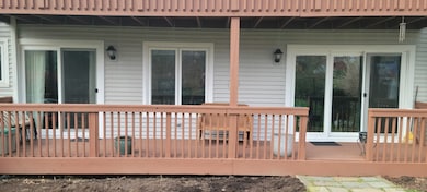 560 Silver Sands Rd unit 403, East Haven, CT 06512 - photo 3