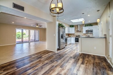 10051 N Oro Place, Tucson, AZ 85737 - photo 5