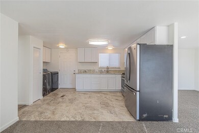 6727 Holiday Ave, Rosamond, CA 93560 - photo 5