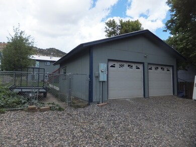 Detached garage