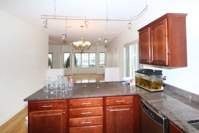 141 Grovers Ave unit 141, Winthrop, MA 02152 - photo 5