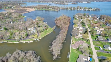 35116 N Lake Matthews Trail, Grant Township, IL 60041 - photo 2