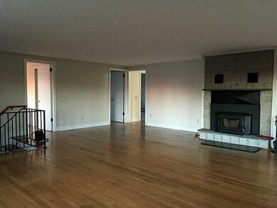 432 Wolcott Ave, Middletown, RI 02842 - photo 3