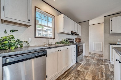 175 N Michigan Ave unit 191, Coldwater, MI 49036 - photo 3