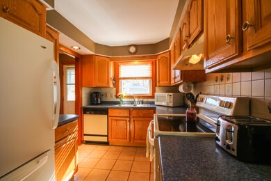 542 Cumberland St, Westbrook, ME 04092 - photo 4
