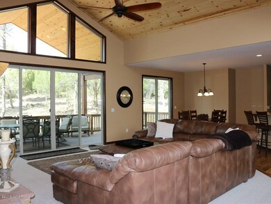 003_LIVING ROOM