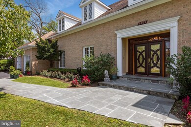 9809 Hall Rd, Potomac, MD 20854 - photo 3