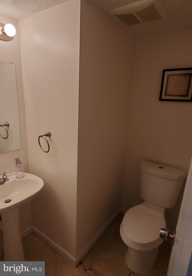 2943 Charredwood Dr, District Heights, MD 20747 - photo 5