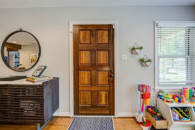 1718 Gardenia Dr, Houston, TX 77018 - photo 4