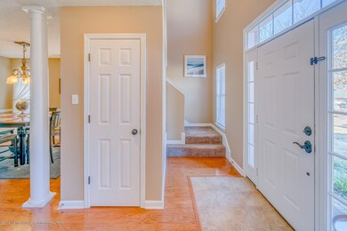 ENTRANCE - FOYER