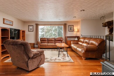 006-Living (2 of 5)