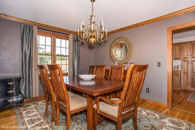 05_14RichardRd_2_DiningRoom_MLSuse_1500x