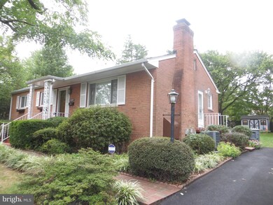 6400 Pickett St, Alexandria, VA 22306 - photo 2