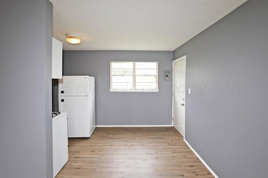 6-Dining Area