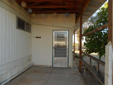 SIDE PATIO
