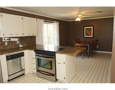 1403 Laura Ln unit CS, College Station, TX 77840 - photo 5