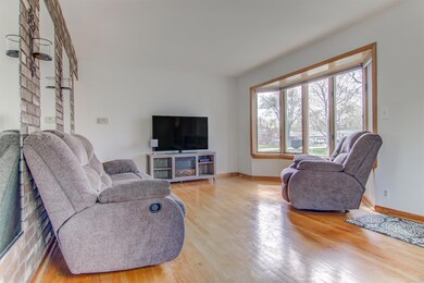 3143 Maple Dr, Highland, IN 46322 - photo 3