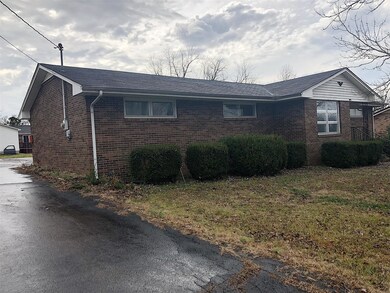 1304 Birch St, Shelbyville, TN 37160 - photo 2