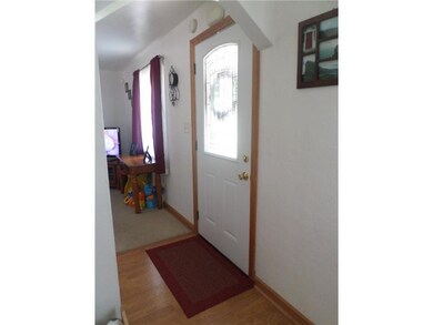 Entry/Foyer.