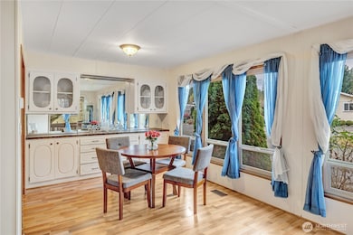 18425 NE 95th St unit 110, Redmond, WA 98052 - photo 5