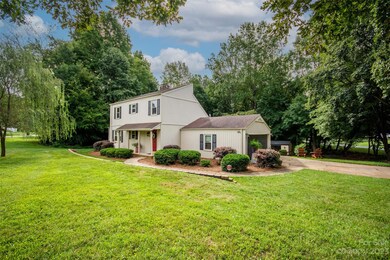 400 Camelot Dr, Statesville, NC 28625 - photo 2