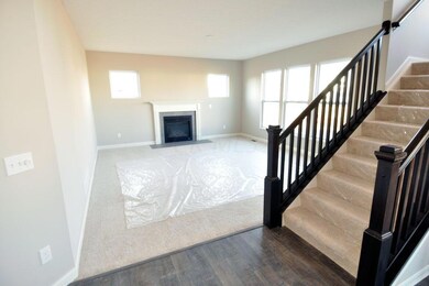 COLU_PINM_830_family_room1