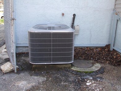 125 E North Ave unit BMT, Elmhurst, IL 60126 - photo 7