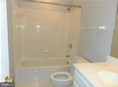 14911 Meanderwood Ln, Burtonsville, MD 20866 - photo 5