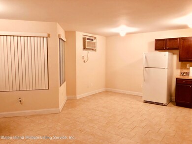 17 Malibu Ct unit Bsmt, Staten Island, NY 10309 - photo 2