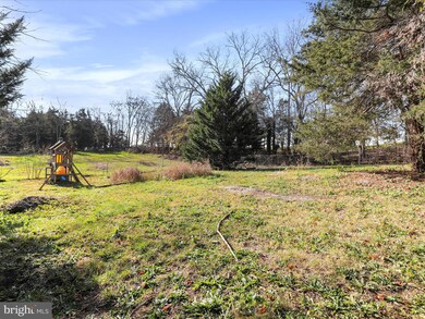 733 Capon St, Strasburg, VA 22657 - photo 5