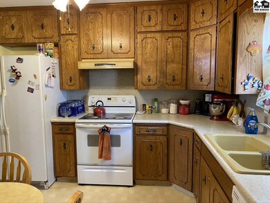 606 E Hancock St, McPherson, KS 67460 - photo 4