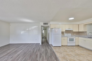 3504 E Frierson Ave, Tampa, FL 33610 - photo 4