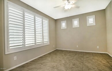 8146 W Cinder Brook Way-large-007-001-De