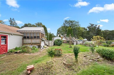 39 Stuart St, Westerly, RI 02891 - photo 6
