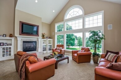 007-Living_Room-1091328-mls.jpg